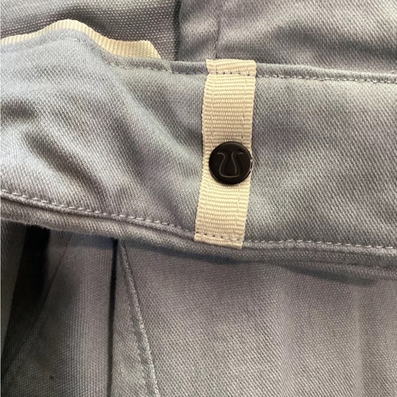 Lululemon Shorts Mens  Stretch Golf Casual Walking Size 34 Cotton Blend - Picture 7 of 15